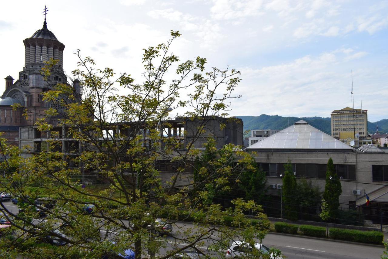 Apartment Cathedral View Republicii Rhbm